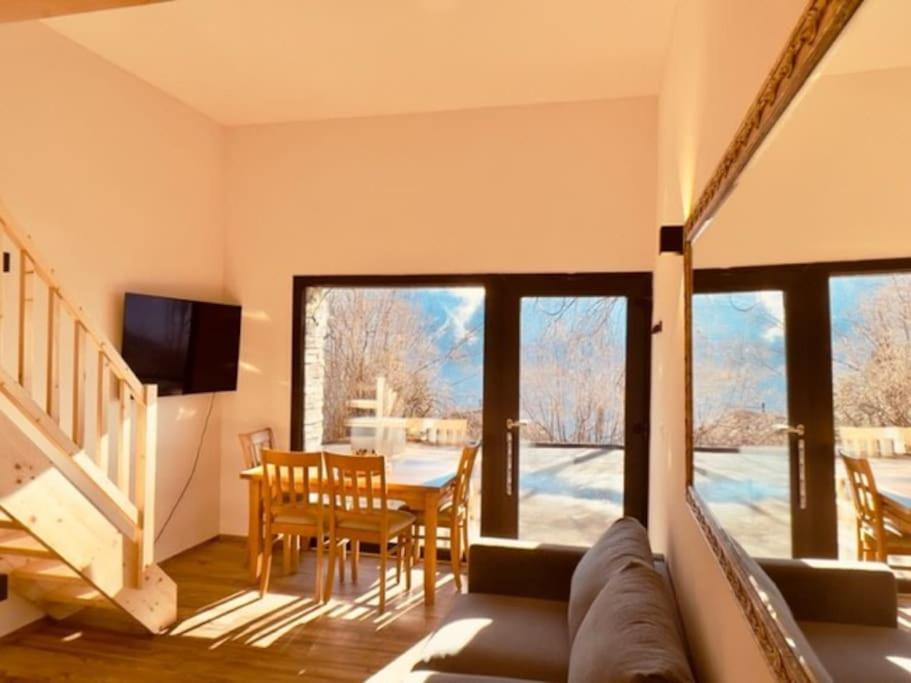 Chic Small New Apartment Up To 4 People, Pets Allowed Lens Exteriér fotografie