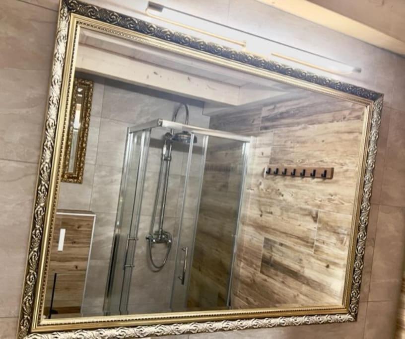 Chic Small New Apartment Up To 4 People, Pets Allowed Lens Exteriér fotografie